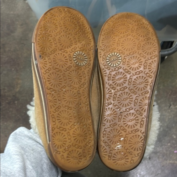 UGG Women's Cozy Tan Sheepskin Slippers - Picture 4 of 4